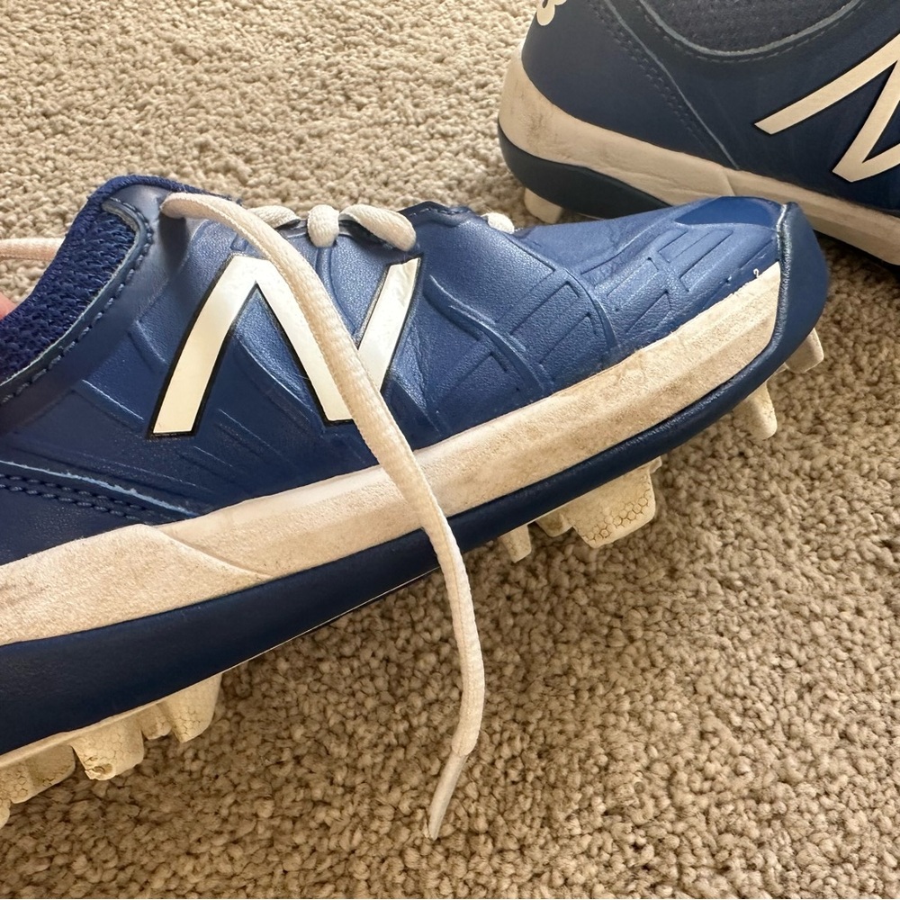 New Balance Blue and White football cleats. - Picture 4 of 8
